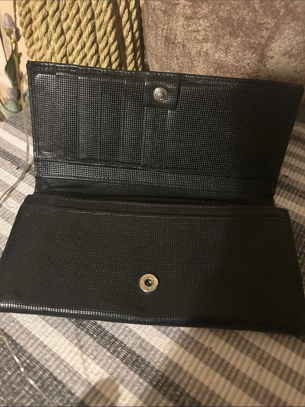 Gucci Black Textured Leather Continental Wallet with Silver-Tone Hardware - Picture 6 of 8